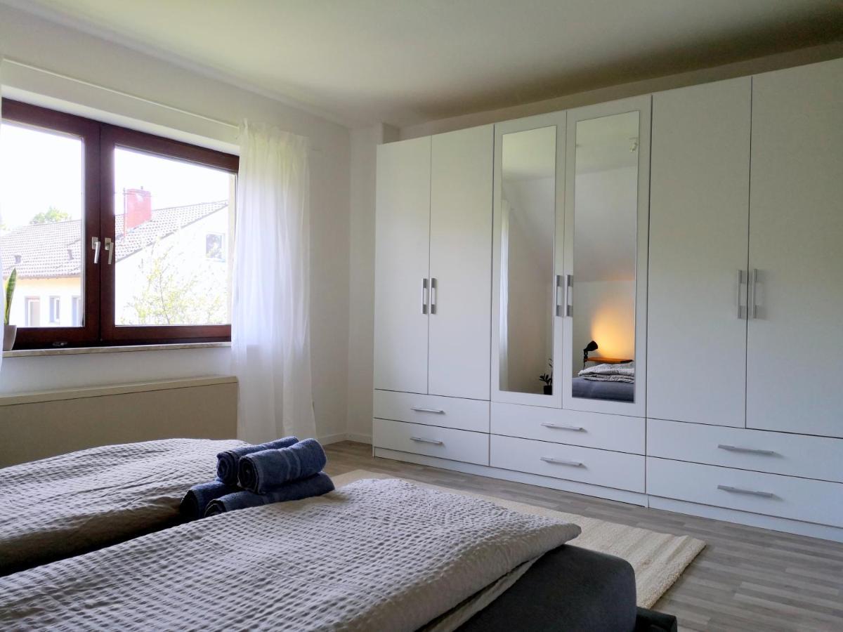Family-Apartment Mit Balkon, Kueche, Parkplatz & Waschmaschine Offenburg Esterno foto